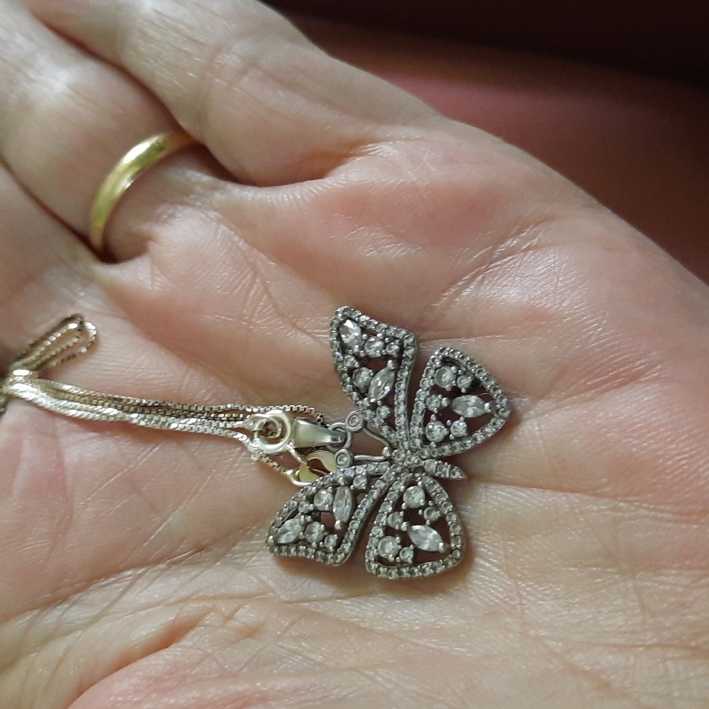 NWOT 925 Butterfly Necklace - Picture 8 of 8